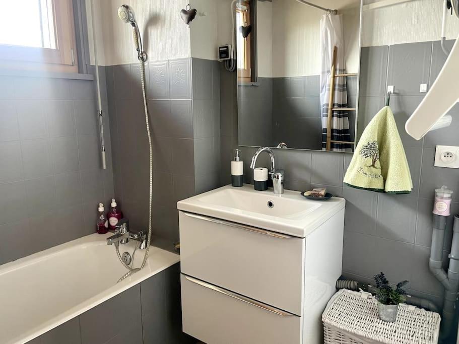 Appartement Au Pied Des Pistes Les Fourgs Exteriör bild